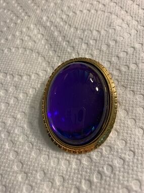 Gold Oval Purple Cabochon Brooch